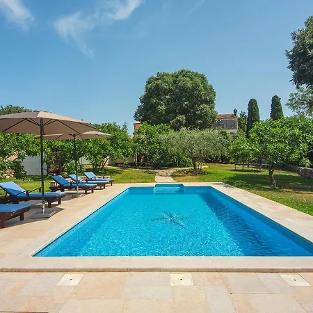 Altura Holiday home Liznjan