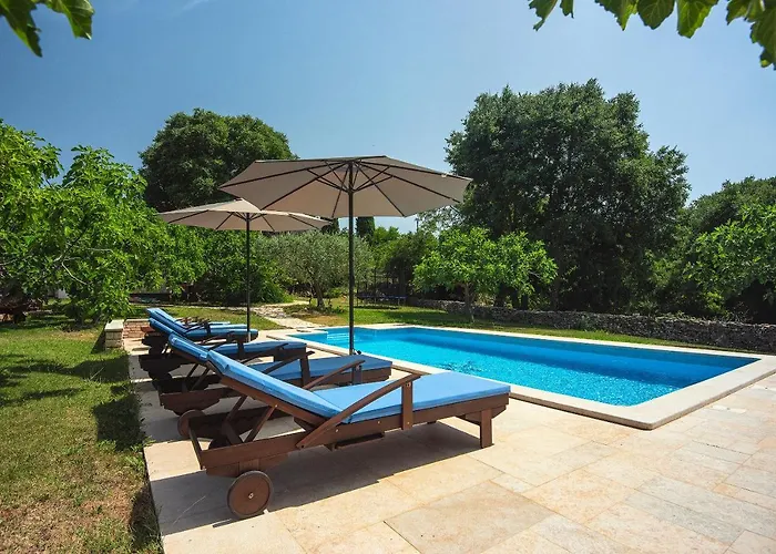 Altura Villa *